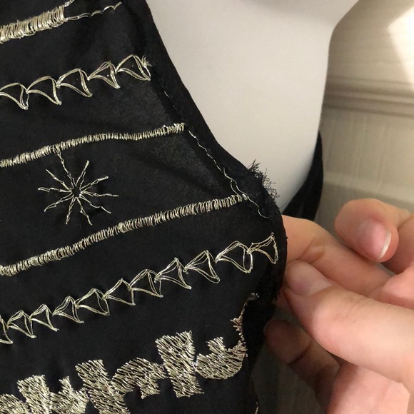 Blank tank with gold thread detail - Picture 2 of 4